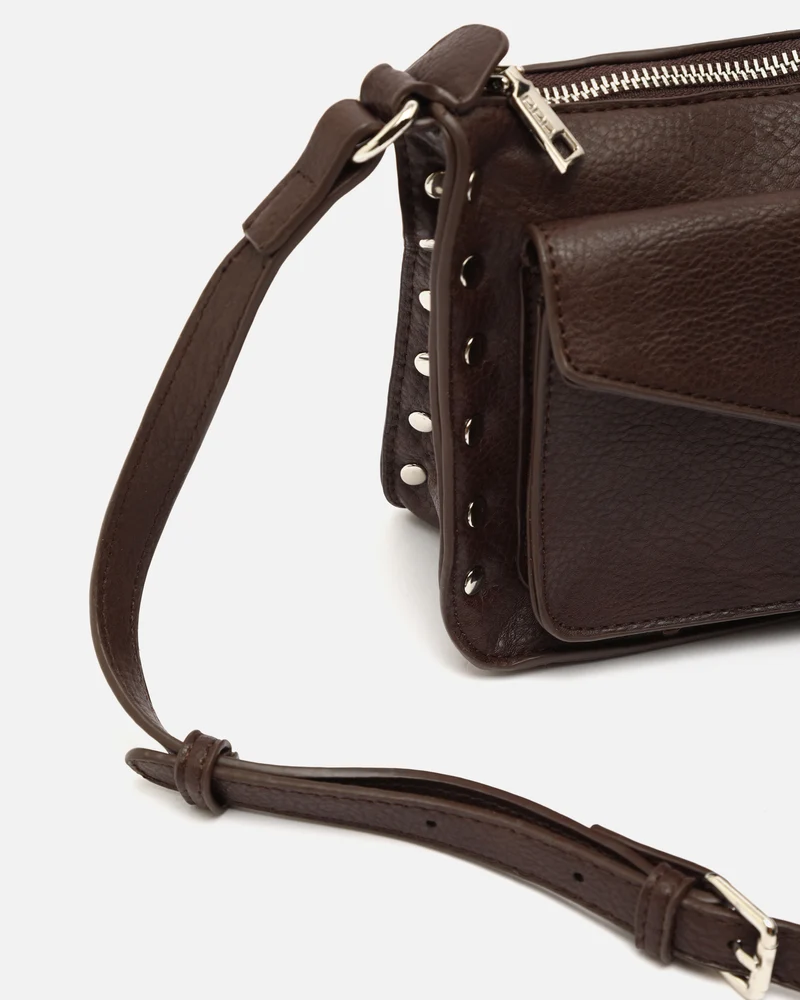 Breise bolso bandolera pequeño con detalles metálicos