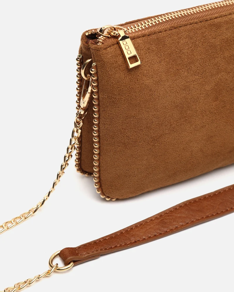 Boleo bolso bandolera efecto ante y con detalles metálicos