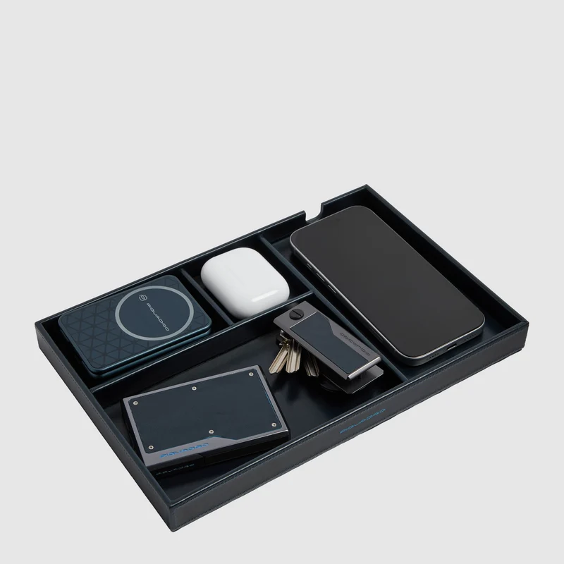 Svuotatasche in pelle con doppia ricarica wireless